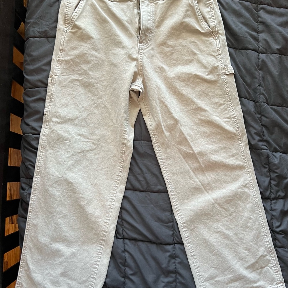 Baggy beige jeans